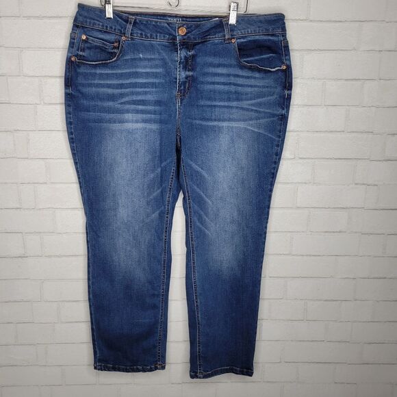 Time and Tru Denim - Time And Tru Medium Wash Straight Leg Jeans